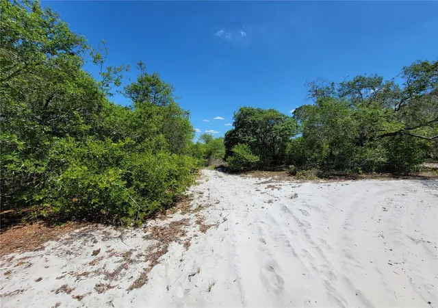 2nd image of 433 Gloria Blvd, Lake Placid, FL 33852 | MLS# A4687119