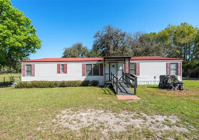 Photo 3 of Manufactured home for sale at 5600 Se 39th Street, Trenton, FL 32693 | MLS# O6392741 | Listing updated on 2026-10-09
