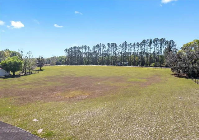 Homes for sale in Trenton, FL | 5600 Se 39th St, Trenton, FL 32693 | MLS# O6392741