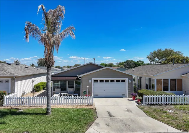 Single family home for sale at 17403 SE 77th Sycamore Ave, THE VILLAGES, FL 32162 | MLS# G5109958