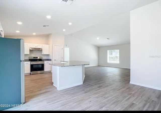Photo 3 of Single family home for sale at 315 Marion Oaks Crse Rd, Ocala, FL 34473 | MLS# TB8489285 | Listing updated on 2026-04-21