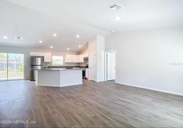 Photo 3 of Single family home for sale at 315 Marion Oaks Crse Rd, Ocala, FL 34473 | MLS# TB8489285 | Listing updated on 2026-04-21