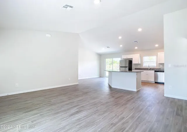 Photo 4 of Single family home for sale at 315 Marion Oaks Crse Rd, Ocala, FL 34473 | MLS# TB8489285 | Listing updated on 2026-04-21
