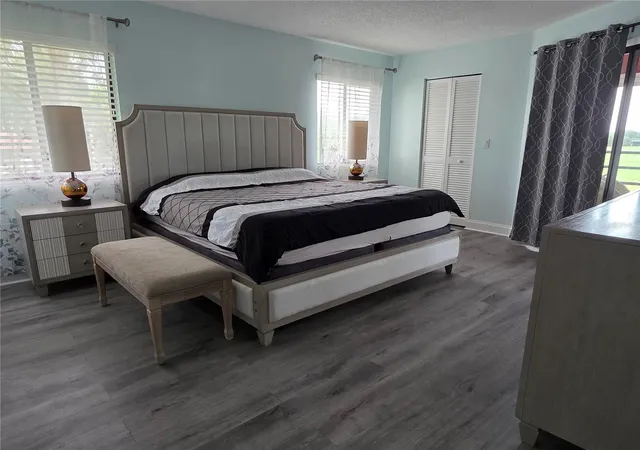 Listing Photo 5 - Condo for sale in building located at 320 Barcelona Dr, BRADENTON, FL 34210 - Unit #320