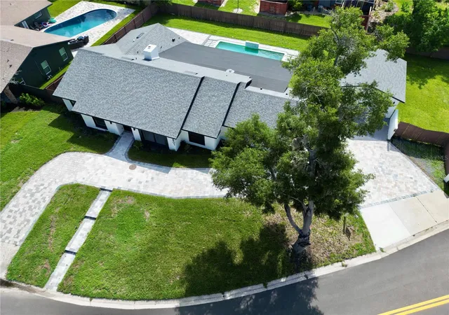 Photo 4 of Single family home for sale at 2801 Waumpi Trl, Maitland, FL 32751 | MLS# S5146322 | Listing updated on 2026-10-02