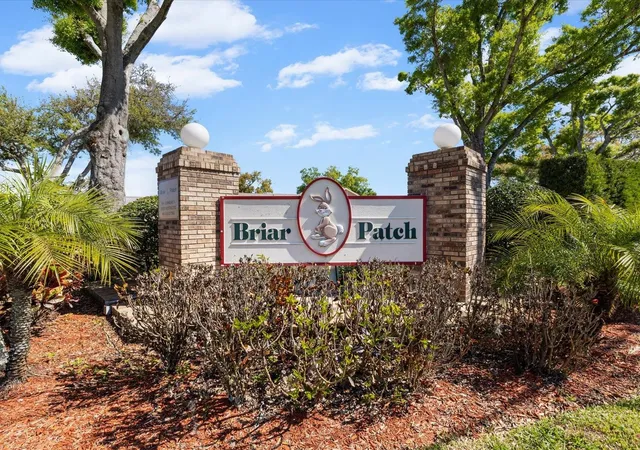 Photo 2 of Townhouse for sale at 4505 Glen Holw, New Port Richey, FL 34653 | MLS# W7884133 | Listing updated on 2026-08-11