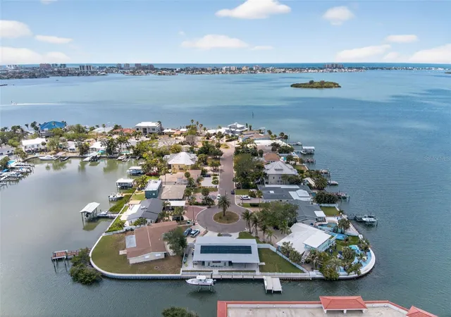Homes for sale in Clearwater, FL | 1866 Venetian Point Dr, Clearwater, FL 33755 | MLS# TB8489361