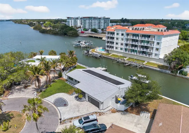 Homes for sale in Clearwater, FL | 1866 Venetian Point Dr, Clearwater, FL 33755 | MLS# TB8489361