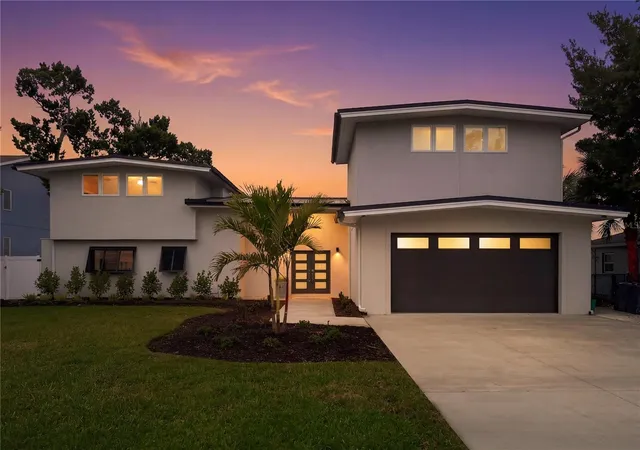 Photo 2 of Single family home for sale at 915 Bayshore Dr, Tarpon Springs, FL 34689 | MLS# TB8489389 | Listing updated on 2026-09-14