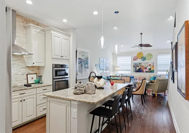 Homes for sale in Sarasota, FL | 3684 Fescue Ln, Sarasota, FL 34232 | MLS# A4687168