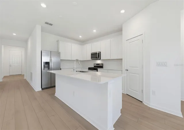 3rd image of 33383 Herds Hallow Wy, Wesley Chapel, FL 33545 | MLS# TB8489398