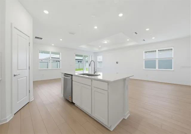 4th image of 33383 Herds Hallow Wy, Wesley Chapel, FL 33545 | MLS# TB8489398