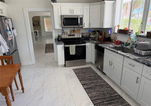 Photo 3 of Single family home for sale at 850 Mandalay Ave, Clearwater Beach, FL 33767 | MLS# TB8489421 | Listing updated on 2026-05-01