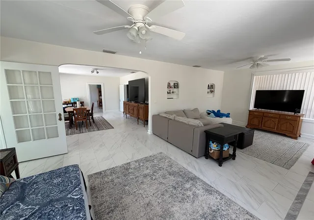 Photo 3 of Single family home for sale at 850 Mandalay Ave, Clearwater Beach, FL 33767 | MLS# TB8489421 | Listing updated on 2026-05-01