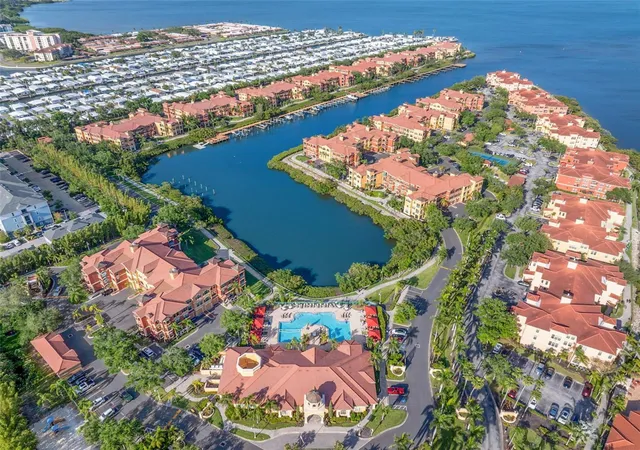 Homes for sale in Clearwater, FL | 2765 Via Cipriani, Clearwater, FL 33764 | Houzeo