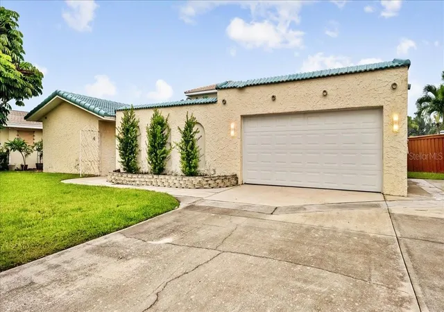 2nd image of 4 Sloop Dr, Cocoa Beach, FL 32931 | MLS# O6392826
