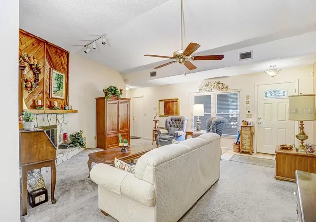 Photo 4 of Single family home for sale at 14931 Old Pointe Rd, Tampa, FL 33613 | MLS# TB8489444 | Listing updated on 2026-10-07