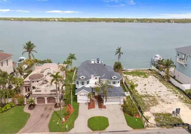 4th image of 11445 9Th St E, Treasure Island, FL 33706 | MLS# TB8489445