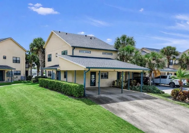 Photo 2 of Townhouse for sale at 626 Yardarm Dr #13, Apollo Beach, FL 33572 | MLS# TB8489449 | Listing updated on 2026-09-28