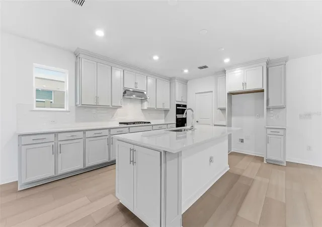 Photo 3 of Sale Pending at 33426 Barnebrook Dr, Wesley Chapel, FL 33545 | MLS# TB8489456 | Listing updated on 2026-09-30