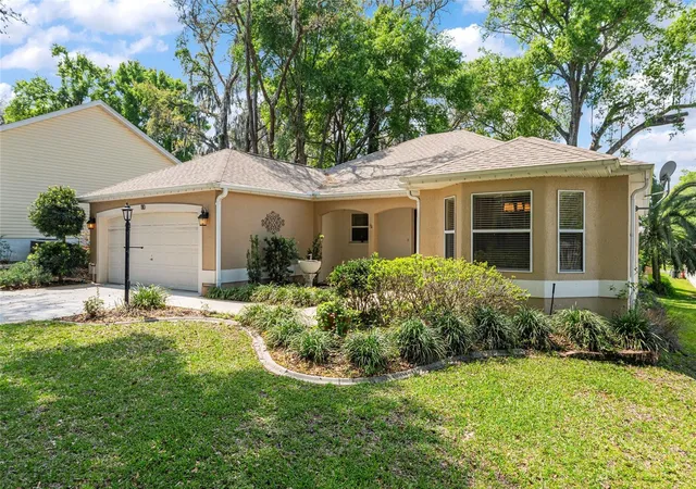 1st image of 110 Chula Vista Ave, Lady Lake, FL 32159 | MLS# G5109984