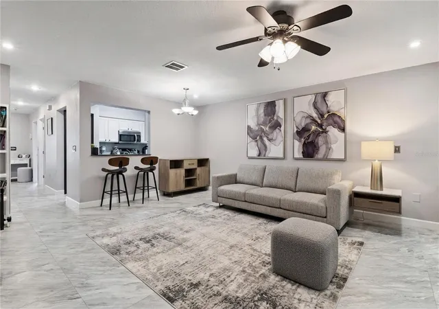 Photo 4 of Townhouse for sale at 476 Club Dr, Winter Springs, FL 32708 | MLS# O6392856 | Listing updated on 2026-10-05