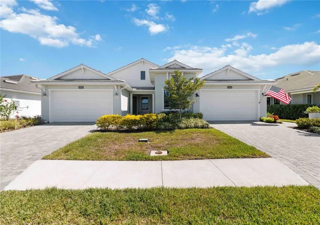 Photo 3 of Single family home for sale at 18516 Dayspring Pl, Venice, FL 34293 | MLS# C7523814 | Listing updated on 2026-10-20