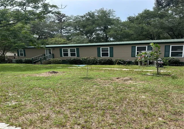 Photo 1 of Sale Pending at 570 Ne 70th Terrace, Ocala, FL 34470 | MLS# OM721330 | Listing updated on 2026-06-11