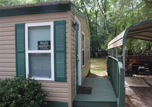 Photo 3 of Sale Pending at 570 NE 70th Terrace, Ocala, FL 34470 | MLS# OM721330 | Listing updated on 2026-06-11