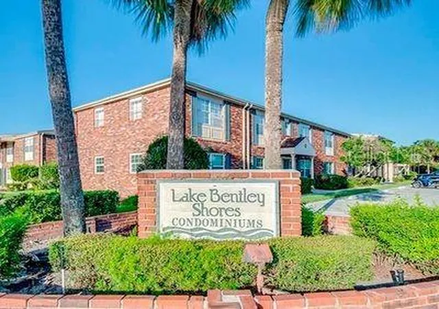 4th image of 1920 E Edgewood Dr #J8, Lakeland, FL 33803 | MLS# TB8489532