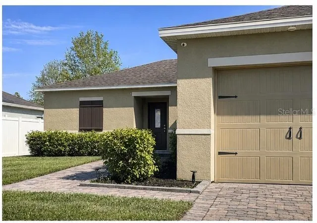 Photo 2 of Single family home for sale at 418 Blue Lake Cir, Kissimmee, FL 34758 | MLS# S5146349 | Listing updated on 2026-03-25