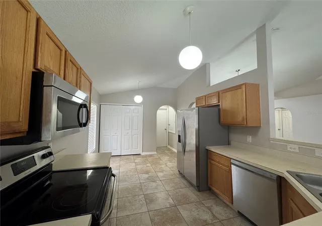 Photo 4 of Single family home for sale at 357 Squires Grv Dr, Winter Haven, FL 33880 | MLS# O6392892 | Listing updated on 2026-08-13