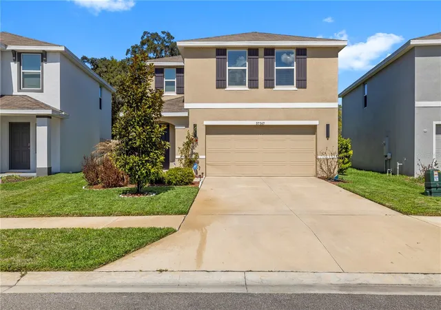 Photo 1 of Single family home for sale at 37247 Kings Crown Dr, Zephyrhills, FL 33541 | MLS# TB8489589 | Listing updated on 2026-08-25