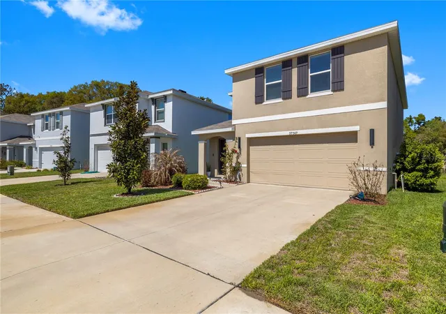 Photo 2 of Single family home for sale at 37247 Kings Crown Dr, Zephyrhills, FL 33541 | MLS# TB8489589 | Listing updated on 2026-08-25