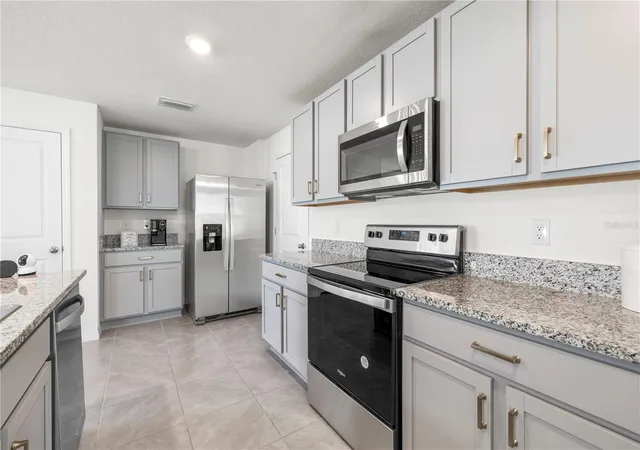 Photo 4 of Single family home for sale at 37247 Kings Crown Dr, Zephyrhills, FL 33541 | MLS# TB8489589 | Listing updated on 2026-08-25
