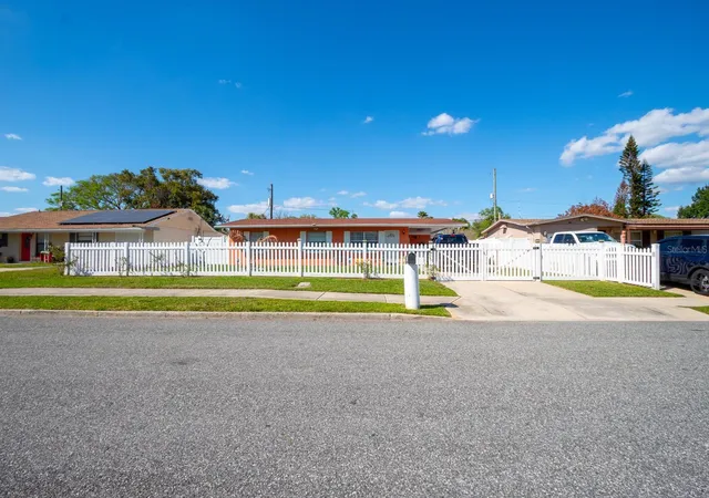 Photo 3 of Single family home for sale at 4401 Edgebrook, Orlando, FL 32809 | MLS# S5146357 | Listing updated on 2026-08-11