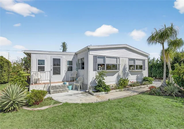 Photo 1 of Manufactured home for sale at 1349 Seagull Dr, Englewood, FL 34224 | MLS# N6143569 | Listing updated on 2026-09-01