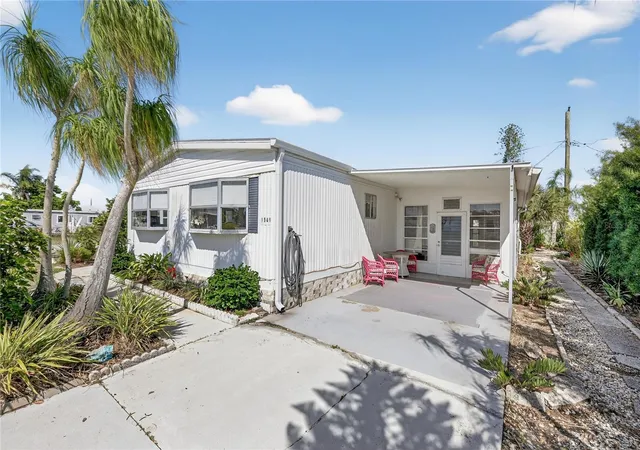 Photo 2 of Manufactured home for sale at 1349 Seagull Dr, Englewood, FL 34224 | MLS# N6143569 | Listing updated on 2026-09-01