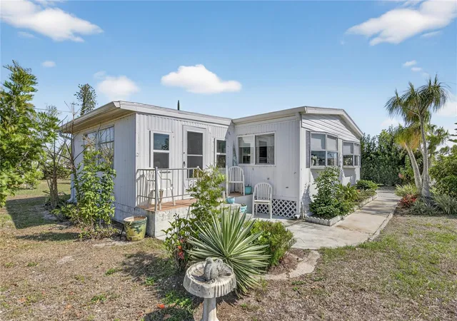 Photo 3 of Manufactured home for sale at 1349 Seagull Dr, Englewood, FL 34224 | MLS# N6143569 | Listing updated on 2026-09-01