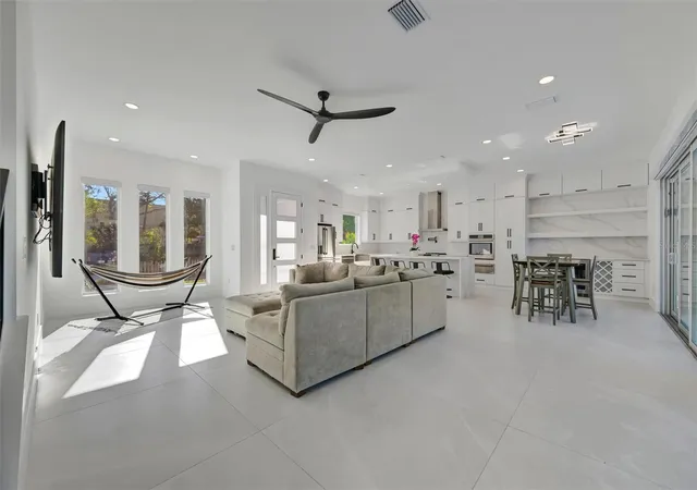 3rd image of 3723 Norwood Ct, Sarasota, FL 34234 | MLS# O6392929