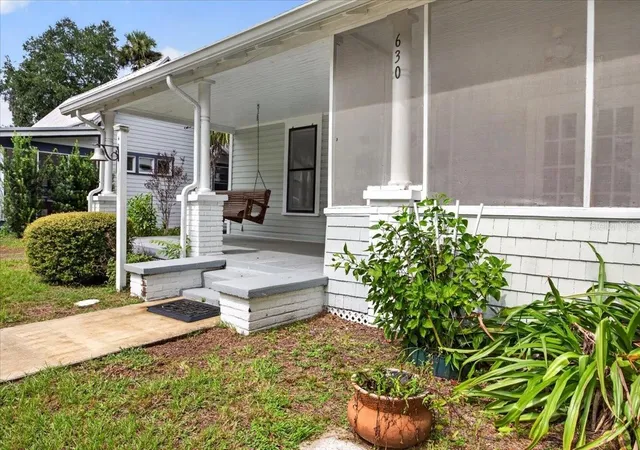 Photo 2 of Single family home for sale at 630 Ne 6th Avenue, Gainesville, FL 32601 | MLS# GC538764 | Listing updated on 2026-10-14