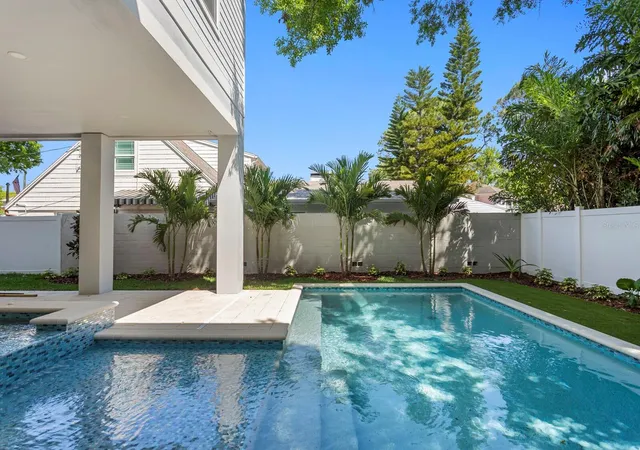 Homes for sale in Tampa, FL | 2312 S Occident St, Tampa, FL 33629 | MLS# TB8489653