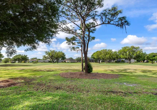 42nd image of 10106 Glenmore Ave, Bradenton, FL 34202 | MLS# A4687251