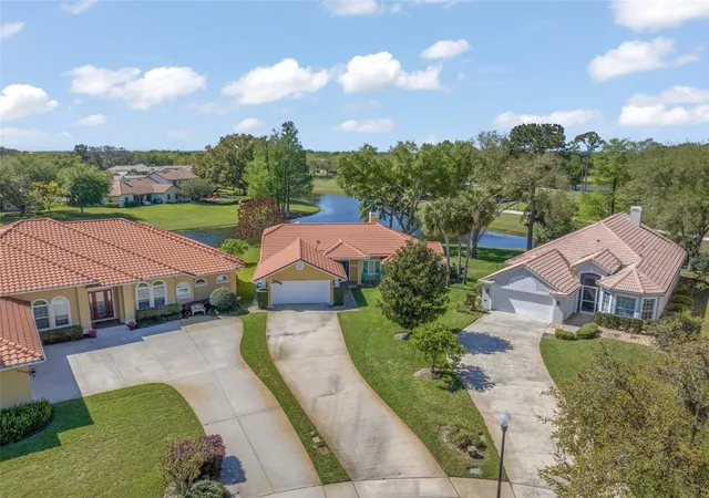 Photo 4 of Single family home for sale at 14050 Fairway Willow Ln, Winter Garden, FL 34787 | MLS# O6392994 | Listing updated on 2026-09-02