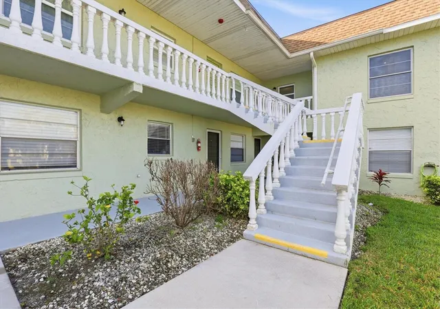 5th image of 1250 S Pinellas Ave #214, Tarpon Springs, FL 34689 | MLS# TB8489698