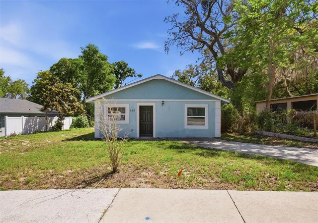 2nd image of 728 E Spruce St, Tarpon Springs, FL 34689 | MLS# O6393023