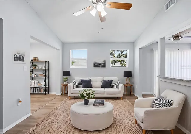 4th image of 728 E Spruce St, Tarpon Springs, FL 34689 | MLS# O6393023