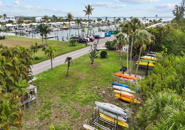 Homes for sale in Longboat Key, FL | 604 Spanish Dr N, Longboat Key, FL 34228 | MLS# A4687282