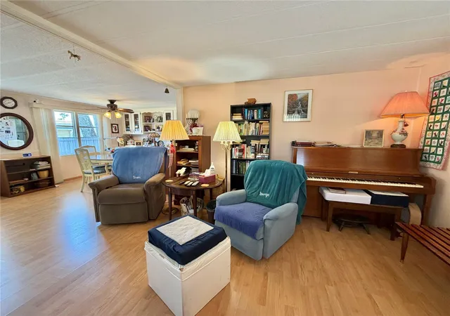 Photo 4 of Manufactured home for sale at 167 Jacaranda Dr, Leesburg, FL 34748 | MLS# G5110007 | Listing updated on 2026-09-23