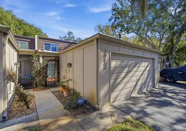 2nd image of 10603 Carrollbrook Wy #10603, Tampa, FL 33618 | MLS# TB8489757